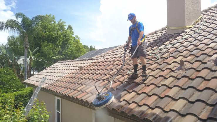 montaj acoperis tigla ceramică - casa noua