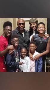 The R&B group Boyz II Men Wanya Morris and Traci Nash 17 Years Of Marriage  #wanyamorris #tracinash #celebrity #hollywood #couplegoals