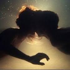 Quora/romance in water / cartoon quora clip art png. 53 Romantic People 3 Ideas Romantic Photo Underwater Kiss