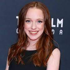 Последние твиты от amybeth (@amybethmcnulty). Amybeth Mcnulty Teeth Issues Cause What S Net Worth Dating Life