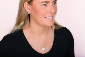 9ct White Gold White Mother of Pearl Bloom Large Four Leaf Clover Polished  Edge Pendant