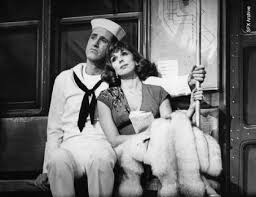 ON THE TOWN Reviews
