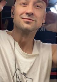 Just getting ready for the show tonight ! Join my live the lights are on