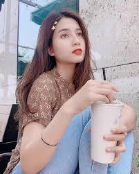 Tuy nhiên, cư dân mạng cũng nhanh chóng phát hiện ra thiên an lại từng đăng một bài viết dài, úp mở về về sự hi sinh vì chồng con và gia đình. Cuá»™c Sá»'ng Cá»§a Thien An Trong Loáº¡t Mv Ä'inh Ä'am Jack K Icm 2sao