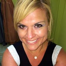 Michelle Groth (@mlk1227)