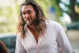 He became famous thanks to his roles in the series baywatch: Jason Momoa Zu Dick So Lassig Reagiert Der Game Of Thrones Star Auf Den Spott Im Netz Gq Germany