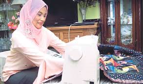 Kitar semula dapat mengurangkan bahan buangan ücuba mencari cara untuk kitar semula setiap bahan seperti kertas, plastik, loam dan kaca. Manfaat Bahan Buangan