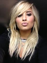 Star Spotting It S Official Demi Lovato Owns Duckface Photo Demi Lovato Haircut Hair Styles