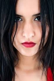 Where shadows appear on your face to make your cheekbones seem higher. Hairstyles For Women With Big Noses 7 Flattering Looks Lovetoknow Big Nose Beauty Big Nose Makeup Hair Styles