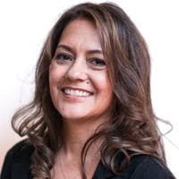 Elizabeth Toledo's Instagram, Twitter & Facebook