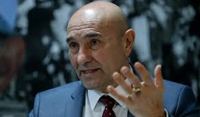 Ahmet Hakan'dan Numan Kurtulmuş'u Terleten Soru