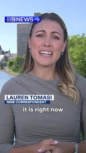 Australian actor Paul Hogan has launched legal action against burger chain  Grill'd for their use of his famous quote from Crocodile Dundee. #9News