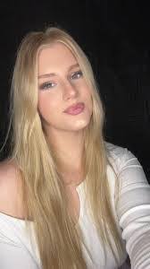 Amber Dauer's Instagram, Twitter & Facebook