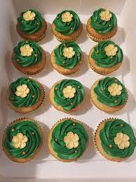 Emerald Green Gold Cupcakes Gold Cupcakes Gold Desserts Green Cupcakes