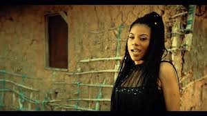 Vídeo clipe oficial do single nunca mais gravado com o rapper e modelo don benjamim. Yola Araujo Nakuzanga Official Music Video Youtube