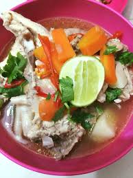 Tambah air, perasakan dengan kiub ayam, sup bunjut, garam, gula, serbuk perasa dan sedikit sos ikan. Resepi Soto Kaki Ayam Resepi Merory Sedap Betul