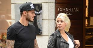 Jun 14, 2021 · jennifer lopez and ben affleck have been pictured exchanging passionate kisses, apparently confirming weeks of fevered rumors that they have rekindled a romance that dominated celebrity media. Mauro Icardi S Wife Wanda Nara Fined For Breaking Terms Of Divorce With Maxi Lopez Irish Mirror Online