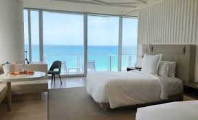 A chi desidera trovare una struttura in zona. Review Of The Four Seasons Hotel At The Surf Club In Surfside Florida
