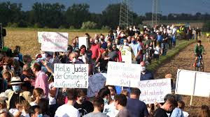 Frankfurt Protest Vor Ikea Demo Gegen Geplantes Gewerbegebiet Frankfurt