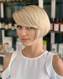 However, the current long layered hairstyles with bangs can be worn quite successfully by anyone with a long or narrow face. The Top 19 Flattering Side Bangs Hairstyles Trending In 2021