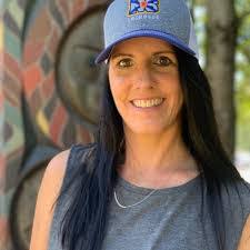 Joanne Hale's Instagram, Twitter & Facebook