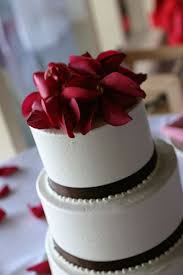 7 Cheap Wedding Cake Ideas Cheap Wedding Cakes Floral Cake Topper Contemporary Wedding Cakes