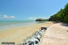 Orang ramai menghabiskan cuti hujung minggu di pantai port dickson susulan kerajaan membenarkan pergerakan merentas daerah. Pantai Purnama