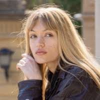 Eva Noel's Instagram, Twitter & Facebook