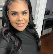 Renee Dickman's Instagram, Twitter & Facebook