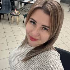 Доброго дня дівчата) Порадьте хорошего колориста який робить мелірування  Район Chartowo