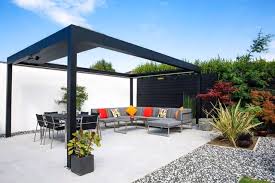 Slattedroof Pergola Sunlight Roof Fully When The Roof Is Fully Open The Louvers Only Cover In 2020 Hinterhof Terrassen Designs Pergola Design Gartengestaltung