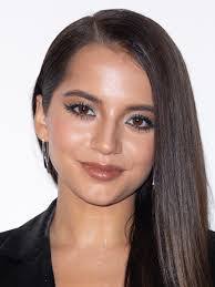 Isabel Reyes's Instagram, Twitter & Facebook