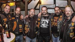 Das 50 Jahrige Jubilaum Des Bandidos Mc Nahm Das Chapter Menden Zum Anlass Die Sektkorken Knallen Zu Lassen In 2020 Motorrad Magazin Rocker Sektkorken