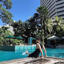 Yeo One Hanging Out At A Pool While In Singapore May 2019 Pentagon Changgu Pentagone