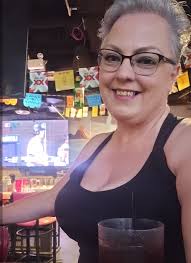 My name Michelle , I'm 51 yr old. Single. Just got transfered to Phoenix  for work. Time to make this place home! Looking for friends. I have been so  career focused I
