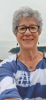 Active in Boynton Beach...golfer, pickleballer and bridge, canasta and mahj  player. Travelling the world... I like to tell stories and enjoy laughing  and bringing smiles and laughter out in others. Oh, yes...72