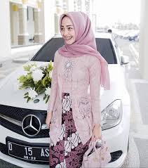 Model kebaya hijab simple modern terbaru model kebaya simple modern untuk pesta | kebaya, payet. 40 Model Kebaya Muslim Yang Stylish Dan Trendi Untuk Kondangan Updated 2021 Bukareview