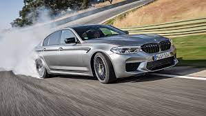Bmw made a 400 units special edition for its debut of the f90 m5 with an individual frozen dark red metallic color with an individual smoke white interior and an individual piano black wood trim with a 1/400 inscription right below the idrive control knob. Bmw M5 F90 2018 Competition Test Preis 0 200 V10 Autobild De