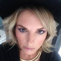 Betsy Reynolds's Instagram, Twitter & Facebook