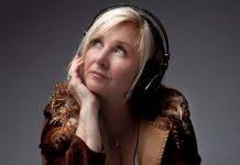 Caroline Aiken's Instagram, Twitter & Facebook