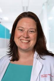 Kari Mount's Instagram, Twitter & Facebook