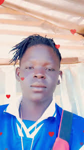 Female gamer celebrates return to call of duty mobile