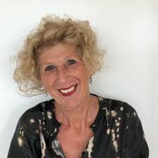 3 jaar geleden werd onze lieve Julie Emma ziek. Heel erg ziek. Het was het  begin van een rollercoaster die helaas op 17 september 2021 tot stilstand  kwam. Vanaf dat moment moesten