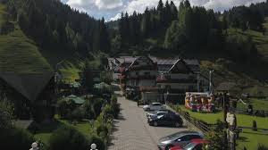 Rezervarea prin cazareturist.ro este gratuită, nu se percep costuri de intermediere. Galerie Foto Cazare Pensiune Nicoleta Moieciu Restaurant Bran Moieciu Pensiune Cu Loc De Joaca Pentru Copii