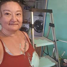 Anyone Experiencing paint bubbles around the ladder?