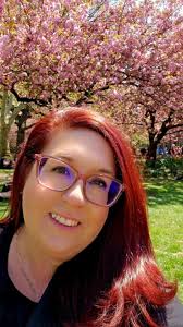 Helen Peil's Instagram, Twitter & Facebook