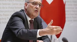 Guy parmelin bursins bir çiftçinin oğlu olarak büyüdü ve geçti lise de lozan i̇ngilizce ve latince odaklanarak. Guy Parmelin President De La Confederation Suisse En 2021 Regard D Un Jeune Sur La Suisse Et Le Monde