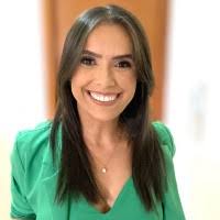 600+ perfis com “Larissa”