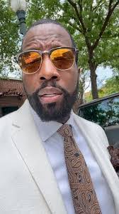 Shaun Kent's Instagram, Twitter & Facebook