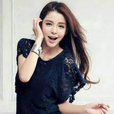 Tia lee (pt) actriz, cantante y modelo taiwanesa (es); Tia Li Home Facebook